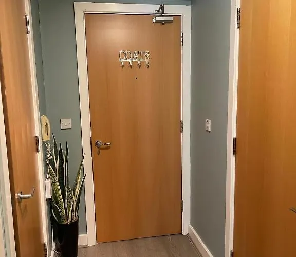 Light & Bright, Centrally Located *