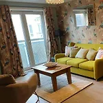 Light & Bright, Centrally Located *