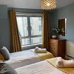 Light & Bright, Centrally Located Apartment Bristol