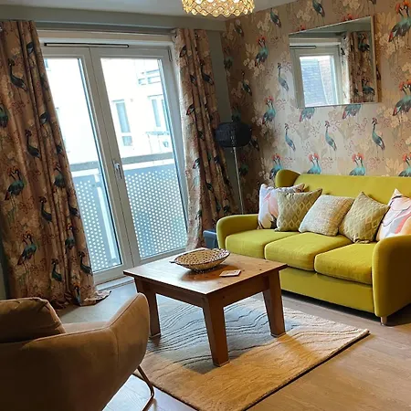 Apartment Light & Bright, Centrally Located Bristol