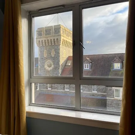 Light & Bright, Centrally Located Bristol