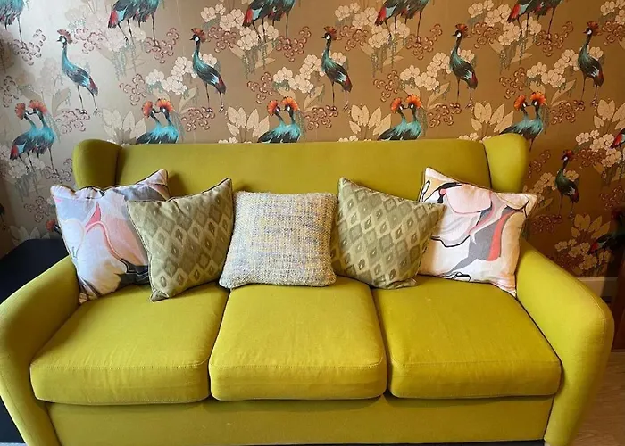 Light & Bright, Centrally Located