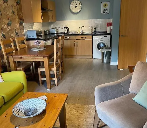 Light & Bright, Centrally Located *