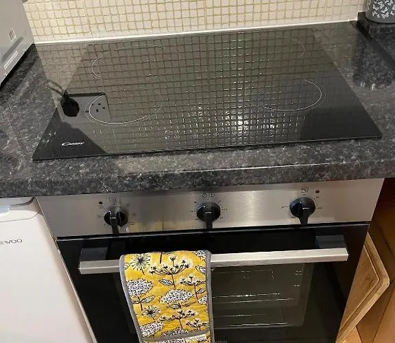 Light & Bright, Centrally Located