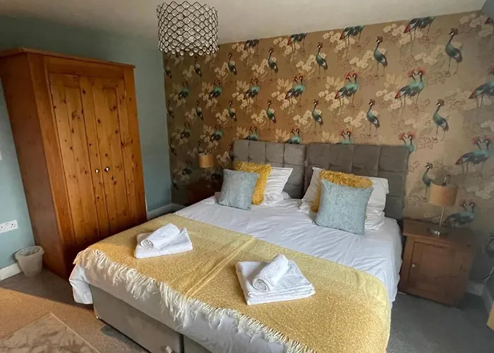 Light & Bright, Centrally Located