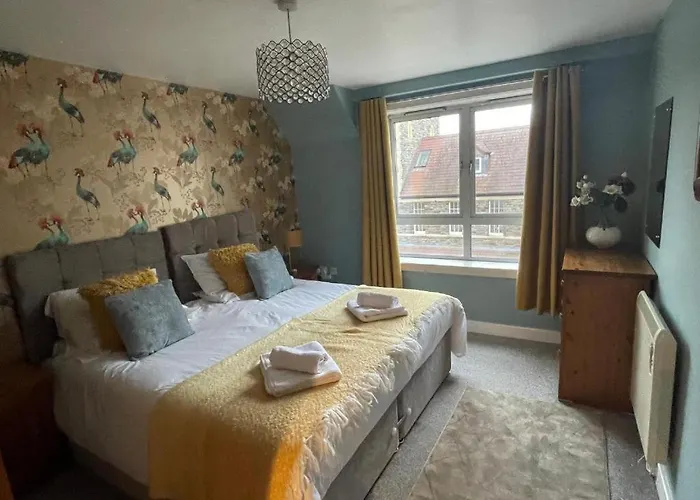 Light & Bright, Centrally Located