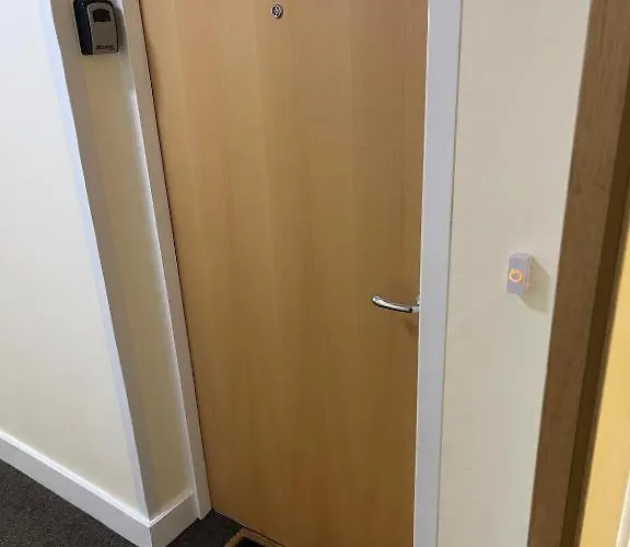 Light & Bright, Centrally Located *