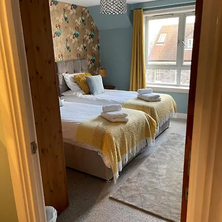 Lejlighed Light & Bright, Centrally Located *