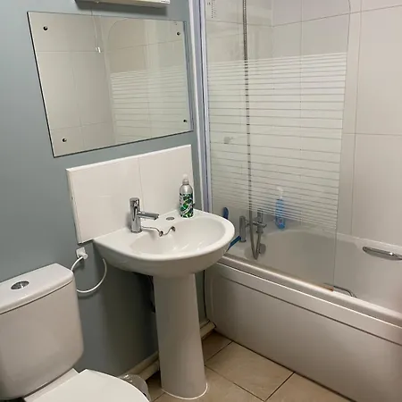 شقة Light & Bright, Centrally Located *